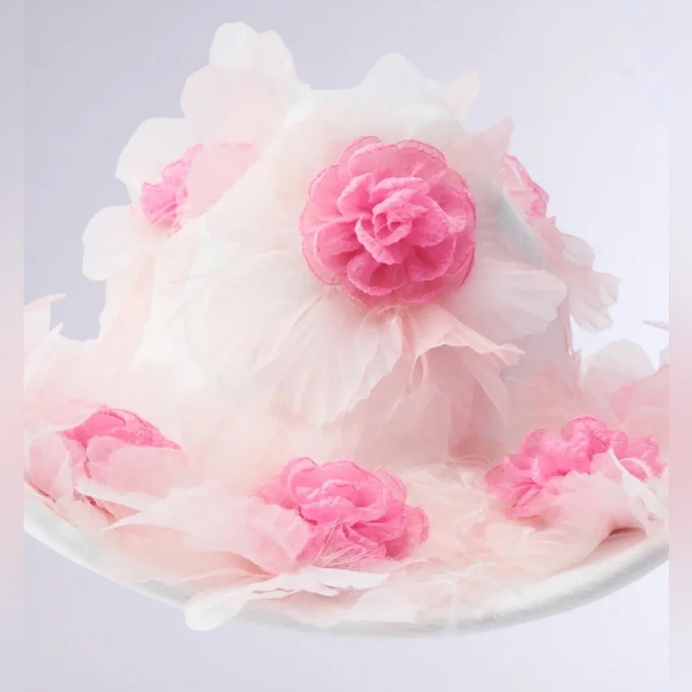 AKIRA Elegant White and Pink Floral cowboy Women's Hat
